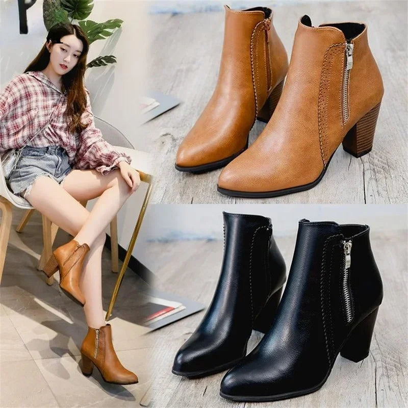 Bota de Couro Casual Clássica com Salto