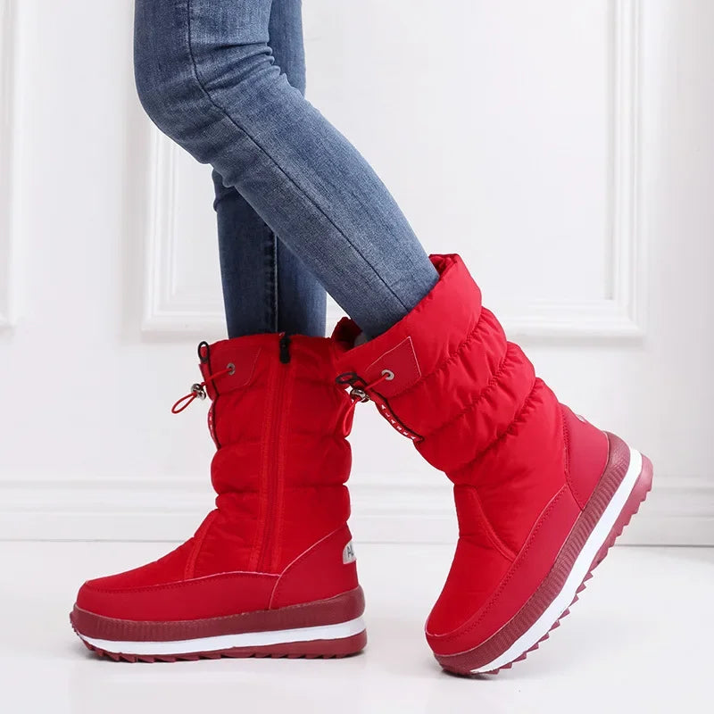 Bota Feminina Plataforma com Forro Peluciado e Acabamento Impermeável – (Promoção de Inverno 2025)