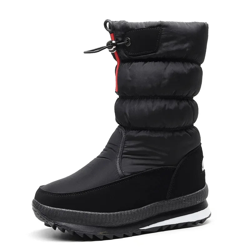 Bota Feminina Plataforma com Forro Peluciado e Acabamento Impermeável – (Promoção de Inverno 2025)