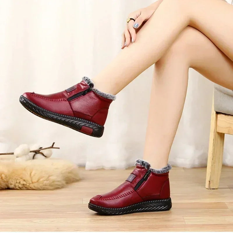 Bota Feminina Forrada Antiderrapante com Cano Baixo e Acabamento Casual – (Promoção de Inverno 2025)