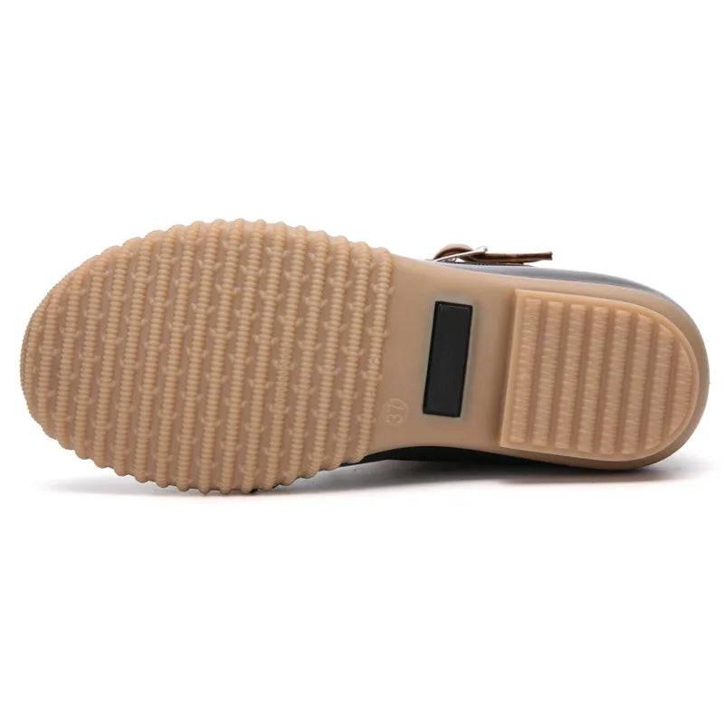 Bota Feminina com Forro Peluciado Solado de Borracha Impermeável – (Promoção de Inverno 2025)