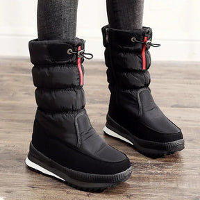 Bota Feminina Plataforma com Forro Peluciado e Acabamento Impermeável – (Promoção de Inverno 2025)